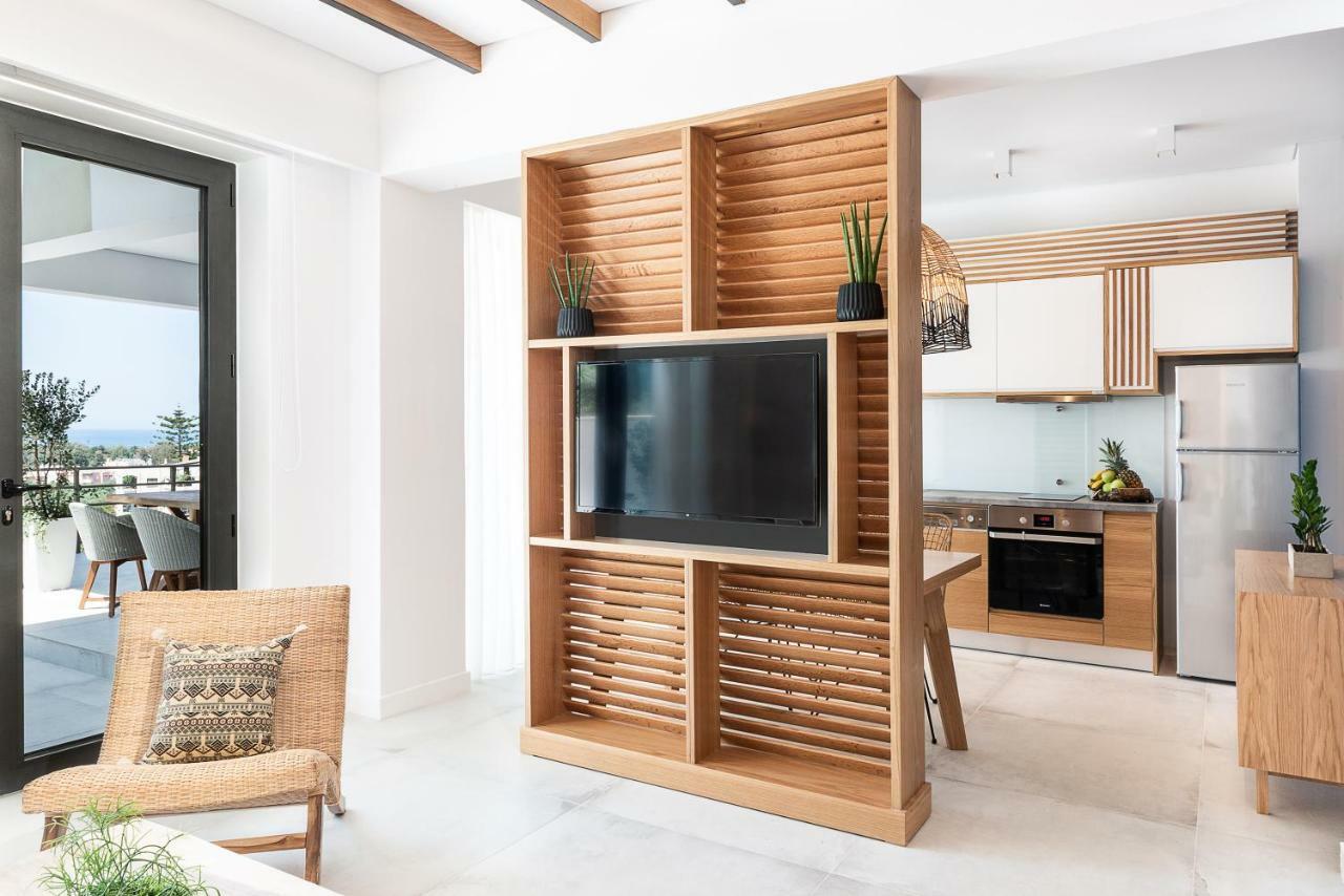 Blue Island Luxury Apartment カト・ダラトソ エクステリア 写真